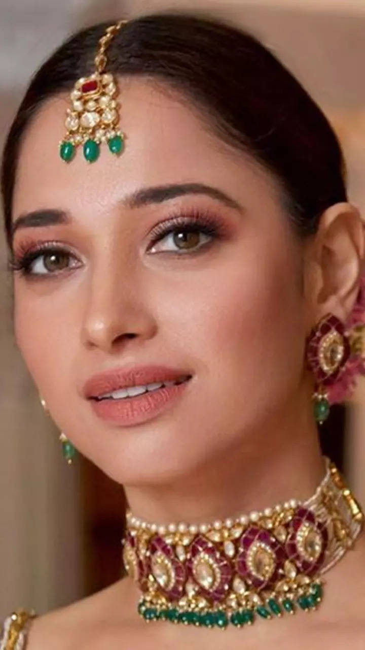 From Raashi Khanna to Samantha Ruth Prabhu: Nude makeup looks of South  Indian actresses | Times of India