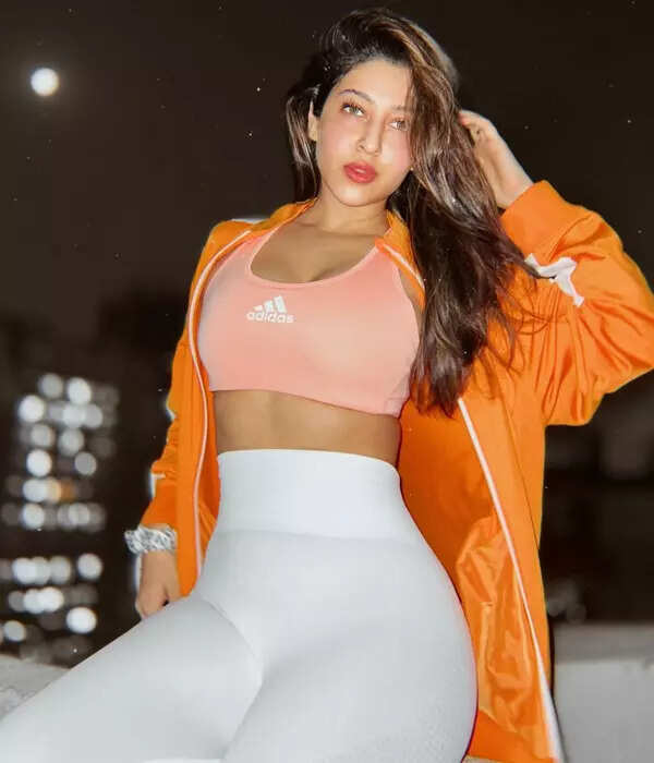 <BR> is turning heads with her bewitching pictures <BR> is turning heads with her bewitching pictures