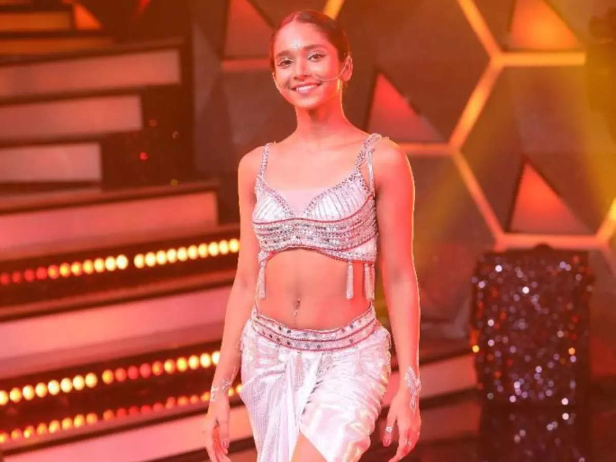 Saumya Kamble on the sets of India's Best Dancer Season 2