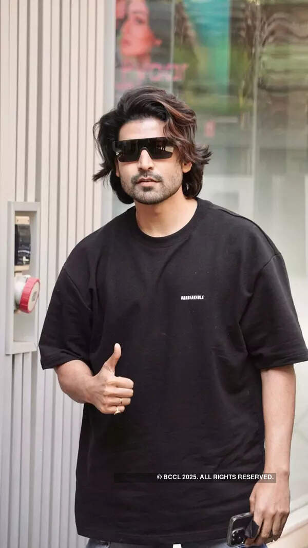 #ETimesSnapped: From Elli AvrRam to Rakul Preet Singh, paparazzi pictures of your favourite celebs