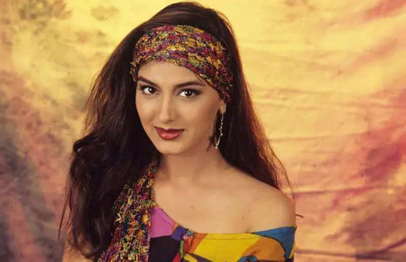 #ETimesTrendsetters: Sonali Bendre, the 90s crush who made jaws drop with her iconic style statements!