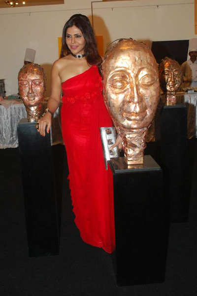 Nisha Jamwal hosts an art exhibition 