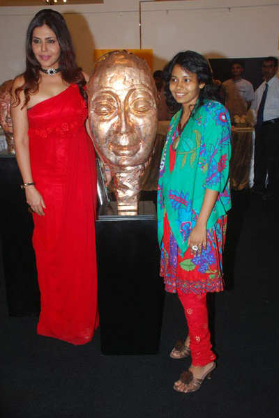 Nisha Jamwal hosts an art exhibition 