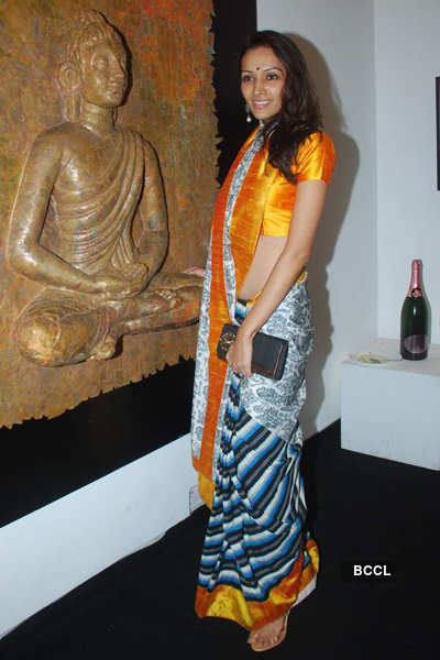 Nisha Jamwal hosts an art exhibition 