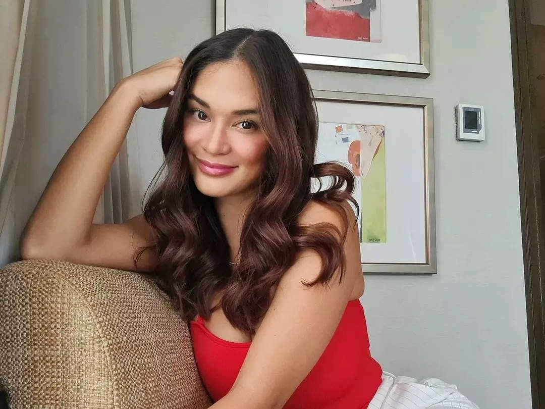 Pia Wurtzbach reacts to a troll who stated she deserved to catch COVID-19