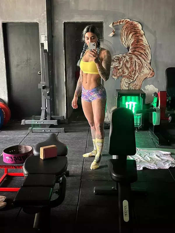 VJ Bani J's workout pictures are giving us major fitness goals