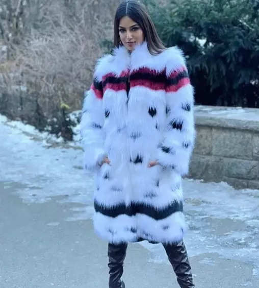 Harnaaz Kaur Sandhu sets winter fashion goals with her faux fur coat
