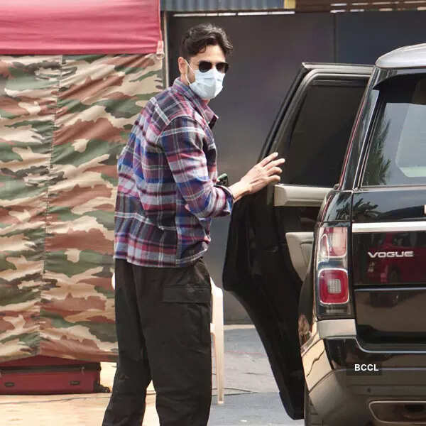 #ETimesSnapped: From Surbhi Chandna to Nora Fatehi, paparazzi pictures of your favourite celebs