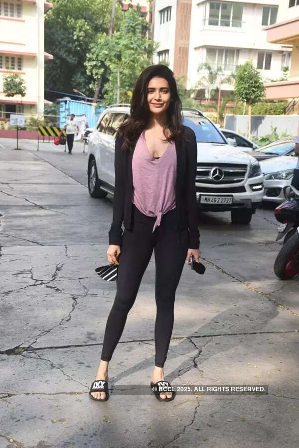 #ETimesSnapped: From Neha Sharma to Pooja Hegde, paparazzi pictures of your favourite celebs