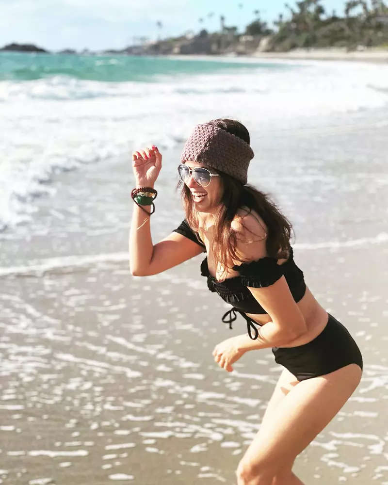 These latest bikini pictures of Shah Rukh Khan’s ‘Chak De India’ co-star Vidya Malvade will make you crave for a beach vacation