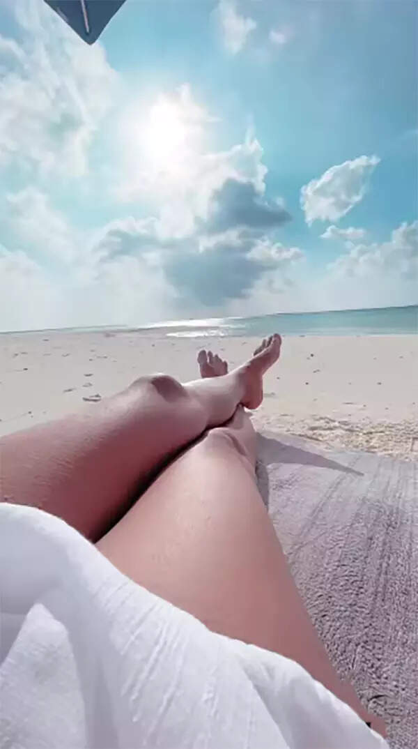 These mesmerising bikini pictures of Kiara Advani from her beach vacation prove she is a water baby