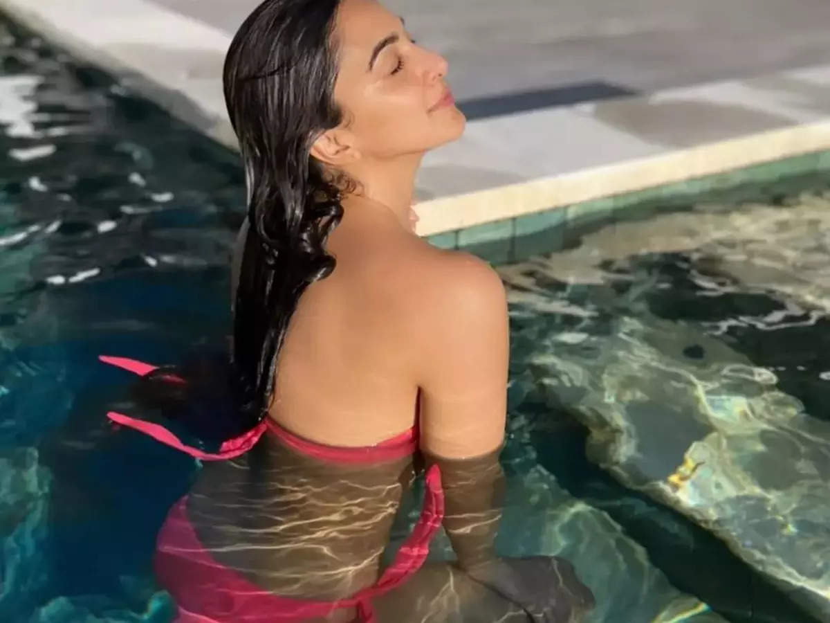 These mesmerising bikini pictures of Kiara Advani from her beach vacation prove she is a water baby