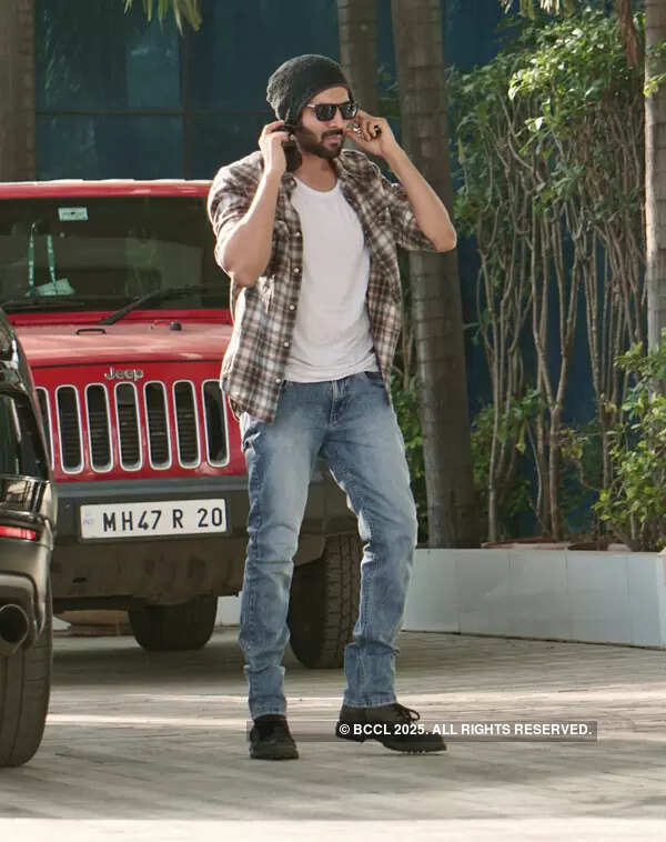 #ETimesSnapped: From Aamna Sharif to Pooja Hegde, paparazzi pictures of your favourite celebs