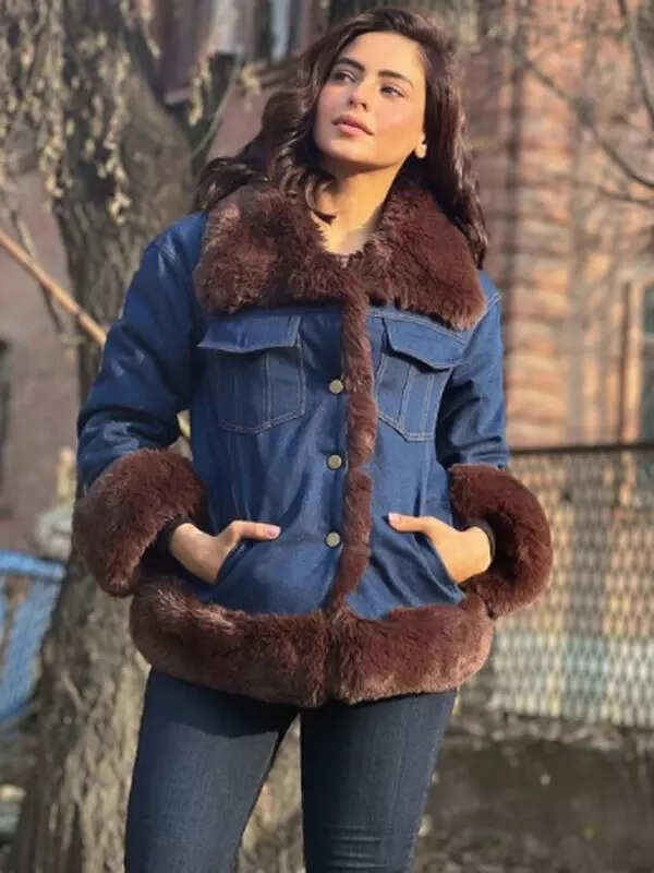 <BR> sets the temperature soaring with these pictures!