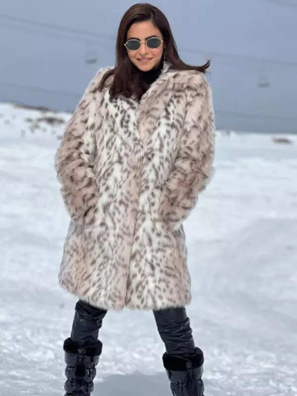 <BR> sets the temperature soaring with these pictures!