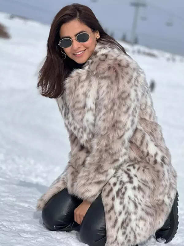 <BR> sets the temperature soaring with these pictures!