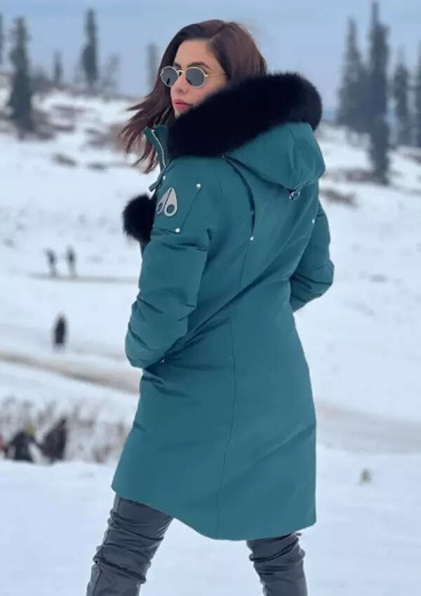 <BR> sets the temperature soaring with these pictures!