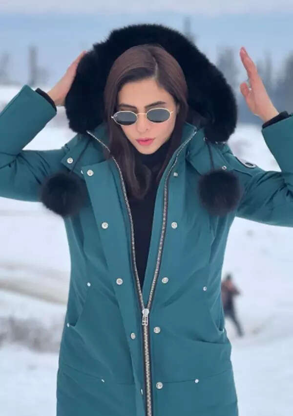 <BR> sets the temperature soaring with these pictures!