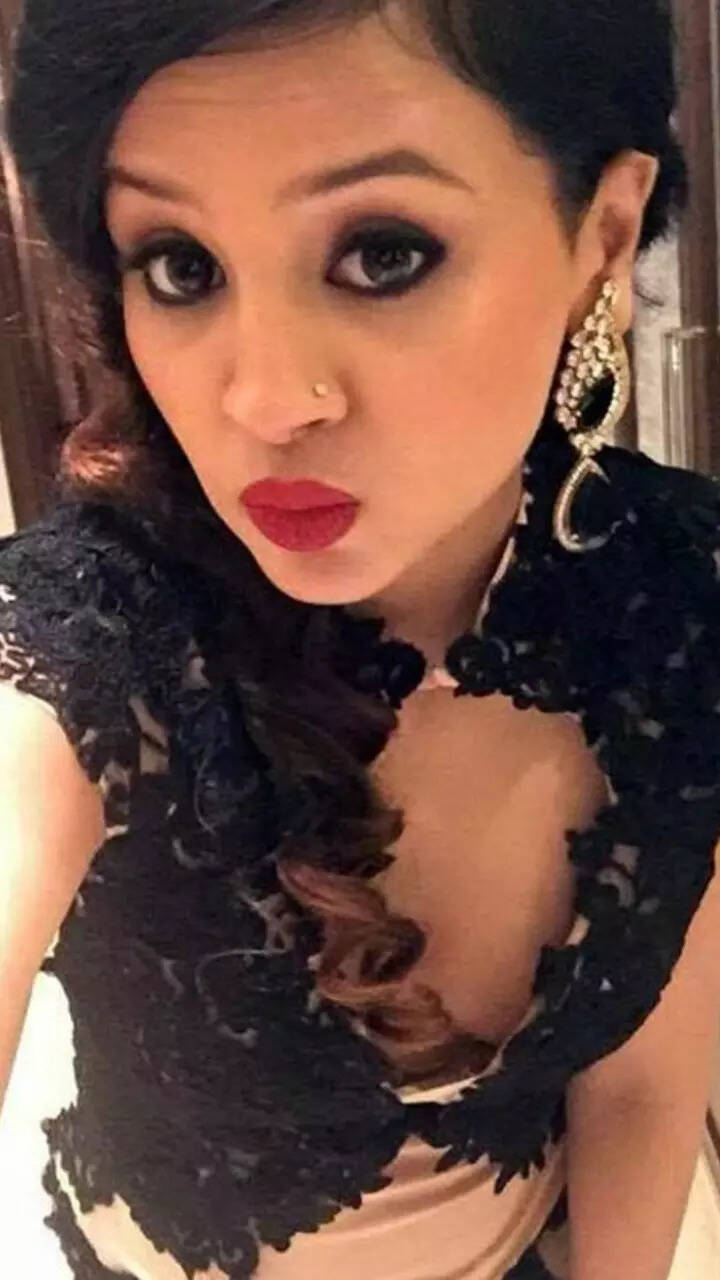 How to nail Sakshi Dhoni's makeup look | Times of India