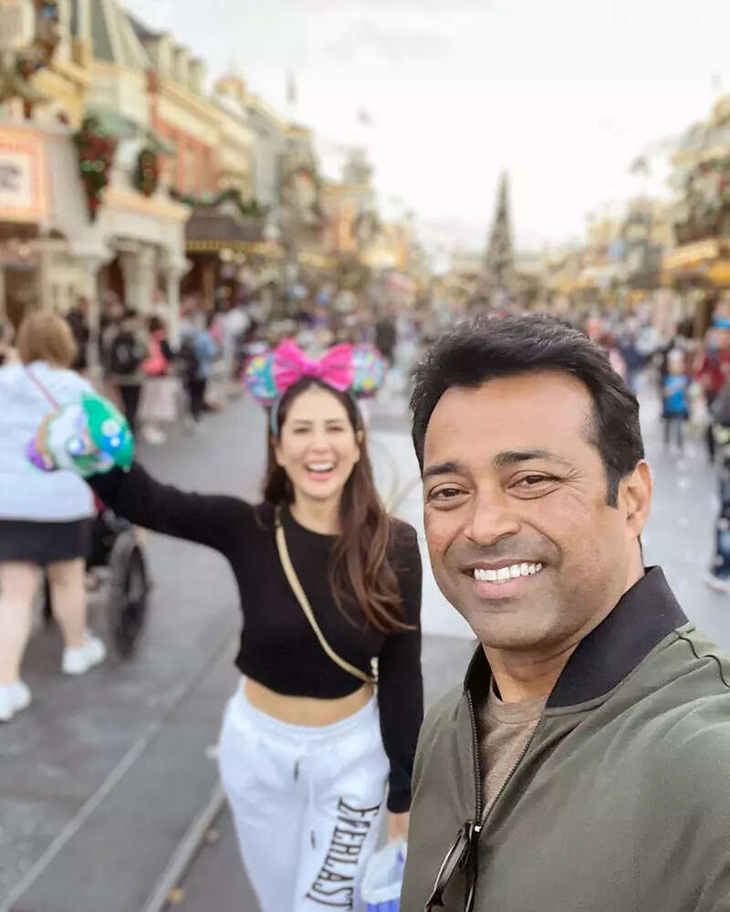 Leander Paes shares magical PDA moments with ladylove Kim Sharma on her birthday