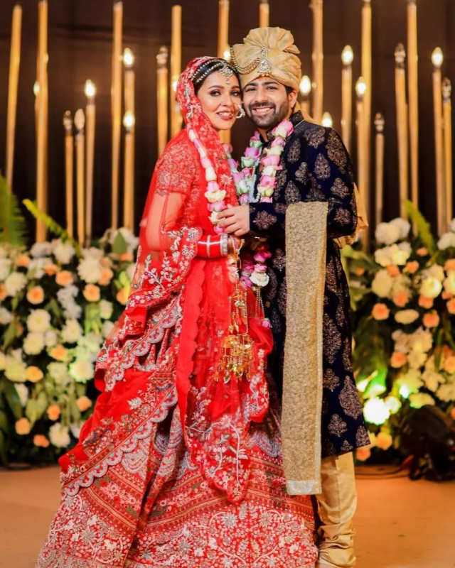 Mansi Srivastava marries beau Kapil Tejwani in a lavish ceremony, wedding pictures flood the internet