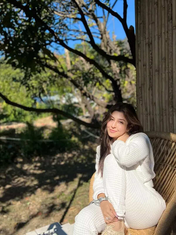 <BR> is turning heads with her bewitching pictures <BR> is turning heads with her bewitching pictures