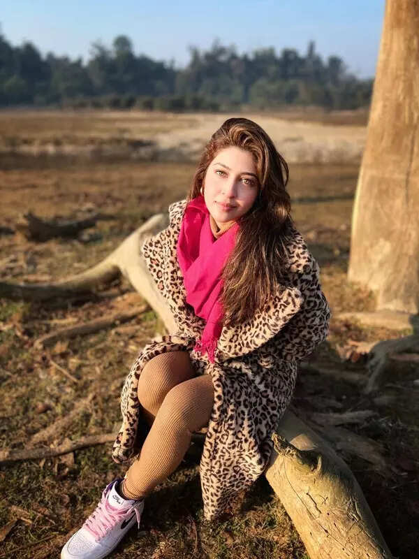 <BR> is turning heads with her bewitching pictures <BR> is turning heads with her bewitching pictures