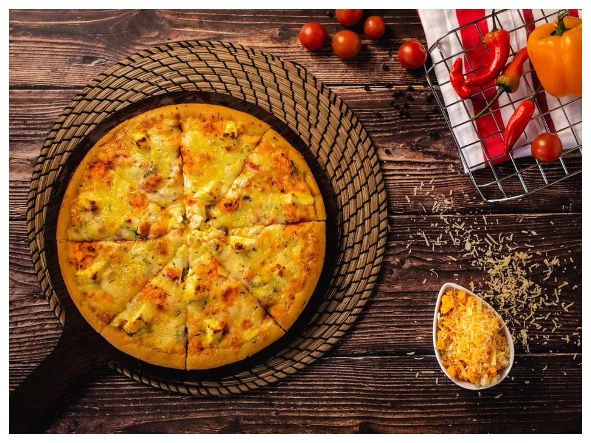 Why you should eat this low-carb chicken base pizza  | The Times of India