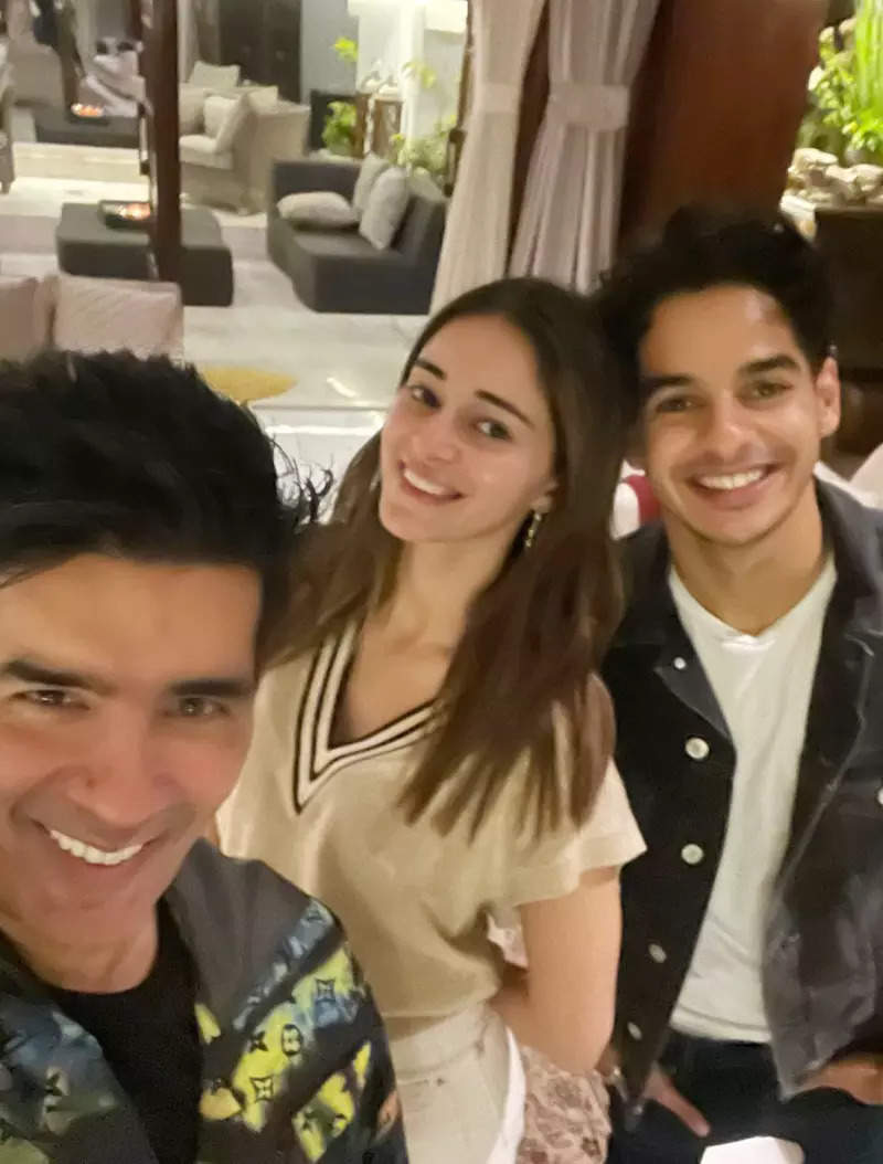 Inside pictures from Manish Malhotra’s house party with Deepika Padukone, Sara Ali Khan, Janhvi Kapoor & others