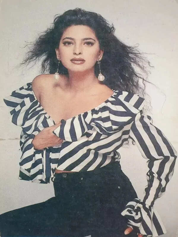 ETimesTrendsetters: Juhi Chawla's classic looks capture her cheerful fashion  as her smile | Photogallery - ETimes