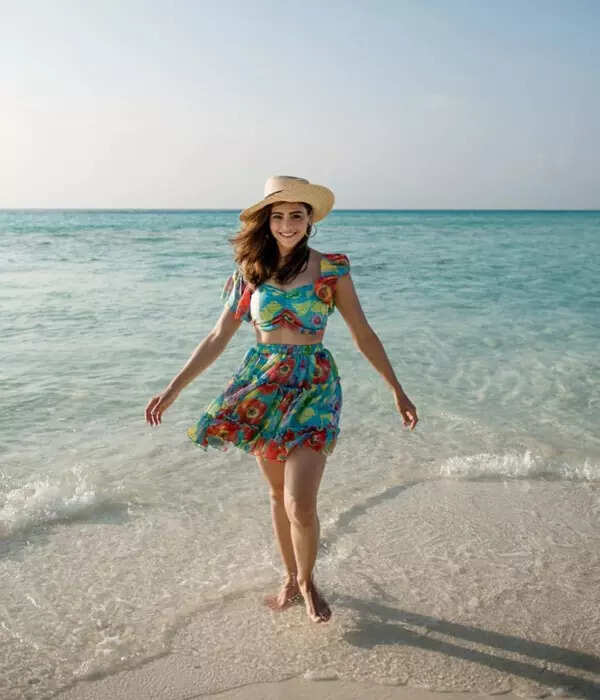 <BR> sets the temperature soaring with these pictures!