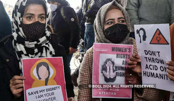 Massive protest against acid attack on woman in Srinagar