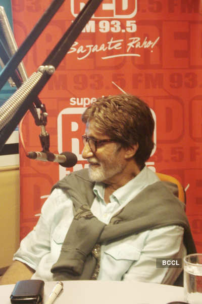 Big B promotes BHTB on Radio