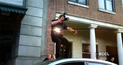 Britney hits photogs in new video!