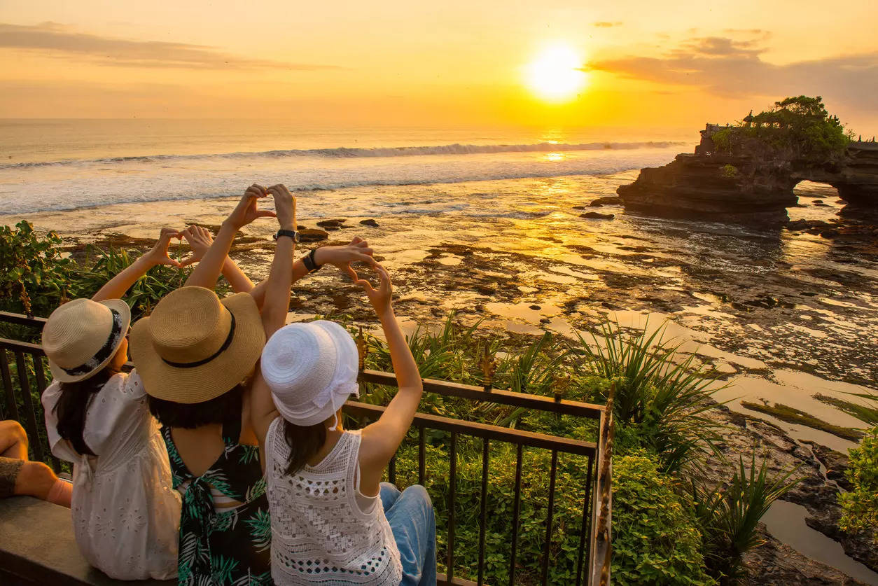 Bali dibuka kembali untuk pelancong luar negeri mulai hari ini