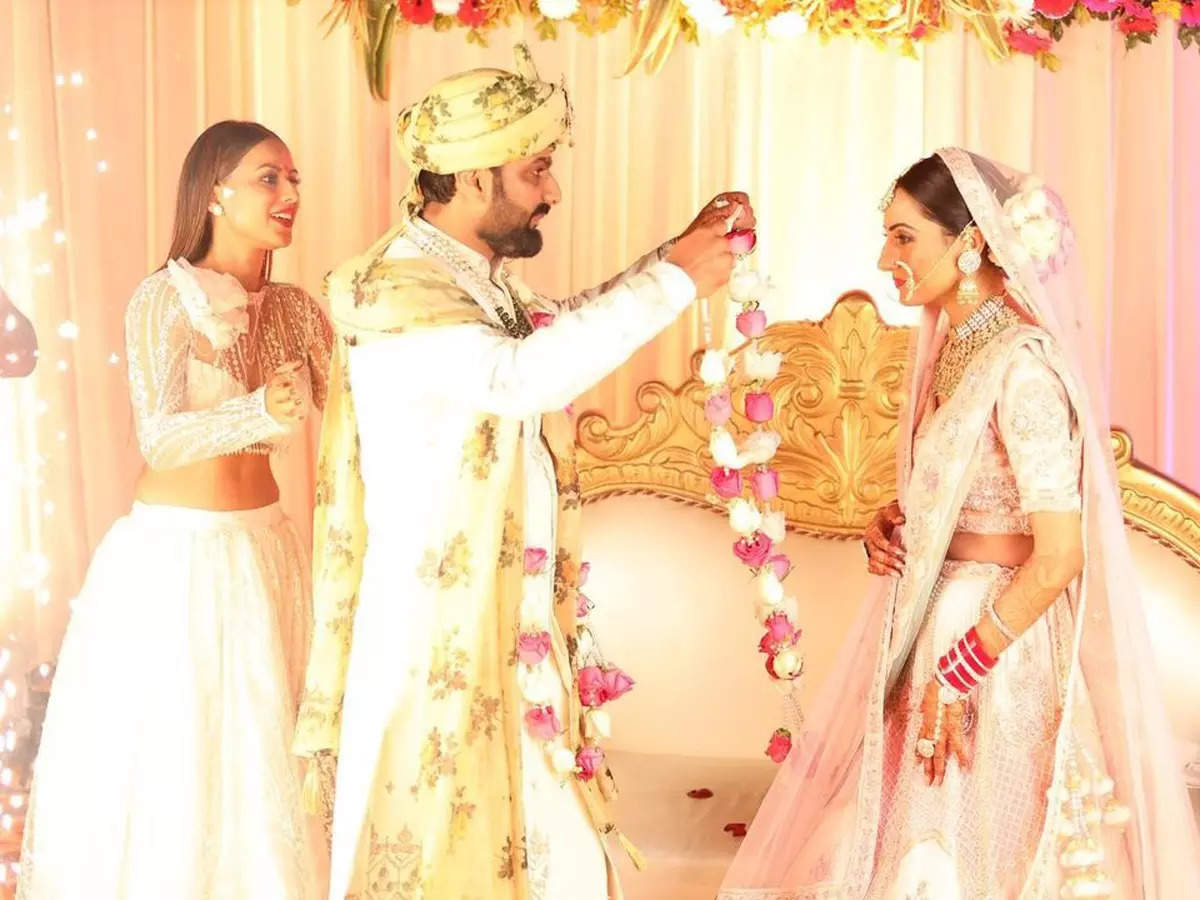 Inside pictures from Nia Sharma's brother Vinay's wedding ceremony