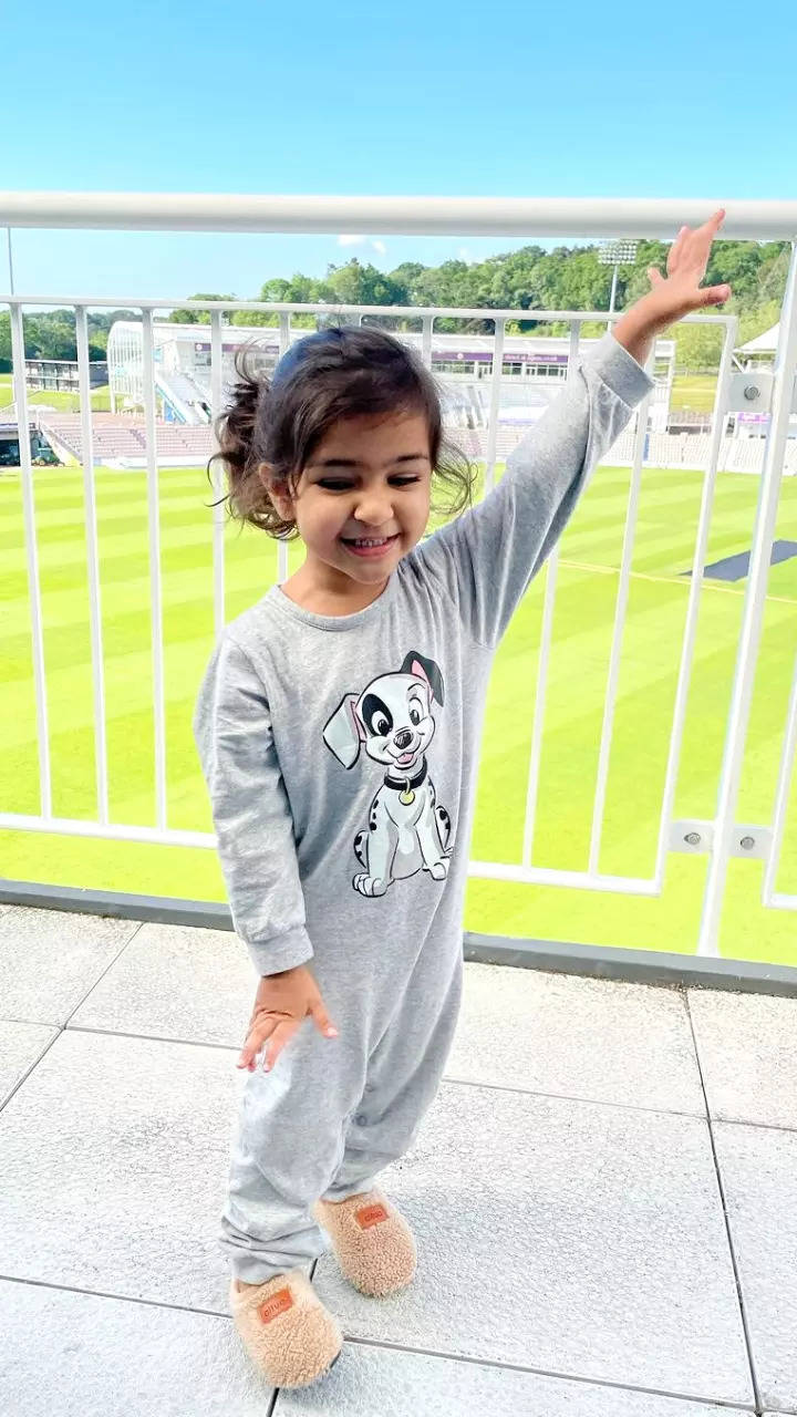 Rohit Sharma Daughter: Meet cricketer Rohit Sharma's cute and stylish  daughter Samaira Sharma | Times of India