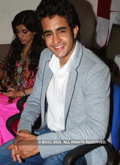 Premiere: 'Always Kabhi Kabhi'