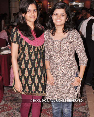 Kamalakar & Asha Bhat's 25th wedding anniv