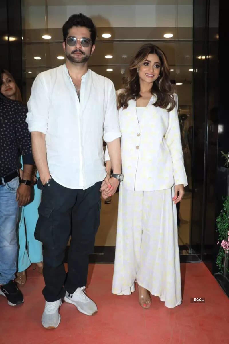 #ETimesSnapped: From Raqesh-Shamita to Karan-Tejasswi, paparazzi pictures of your favourite celebs