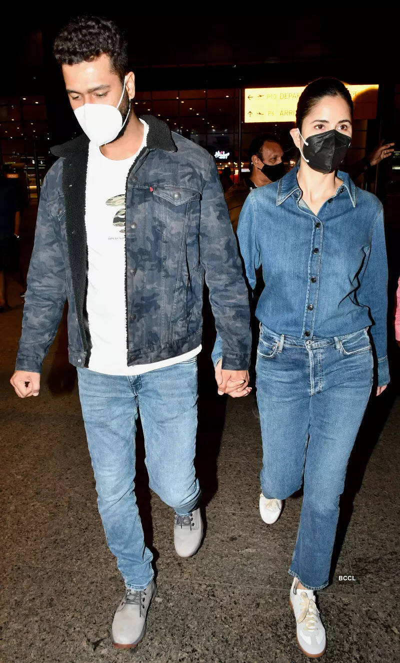 #ETimesSnapped: From Vicky-Katrina to Suhana-Aryan, paparazzi pictures of your favourite celebs