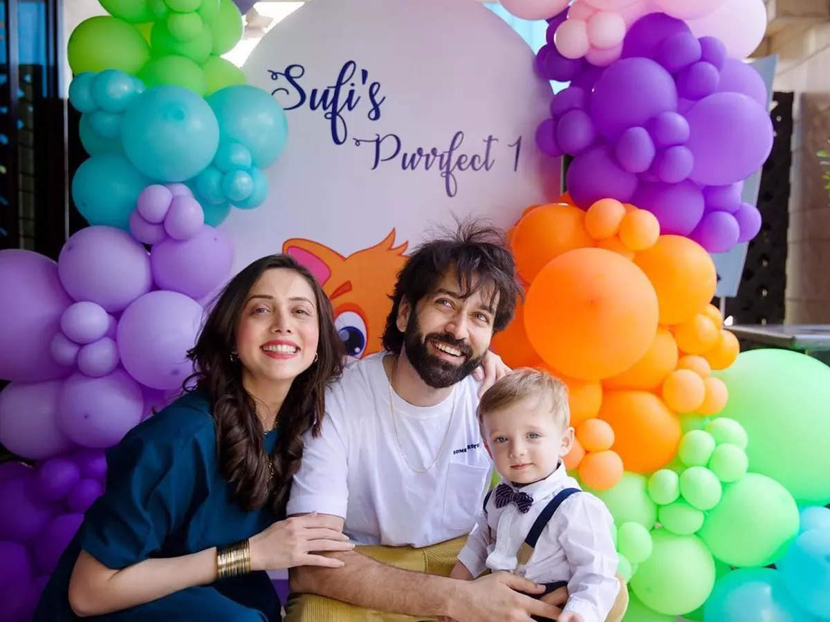 Nakuul Mehta and Jankee Parekh share an adorable picture from son Sufi's first birthday party