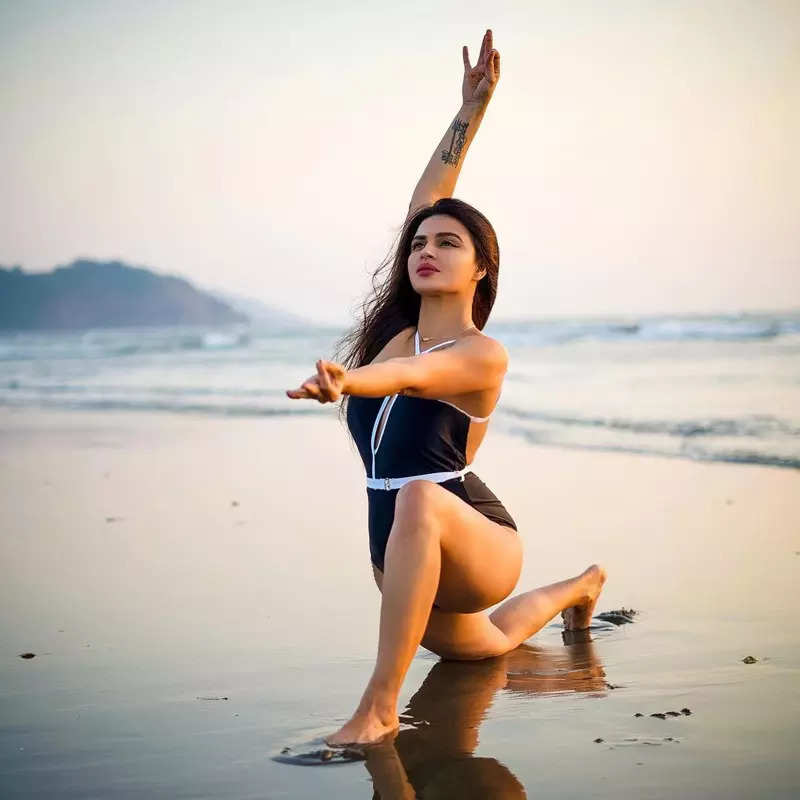 These glamorous pictures of Aashka Goradia you simply can’t miss!