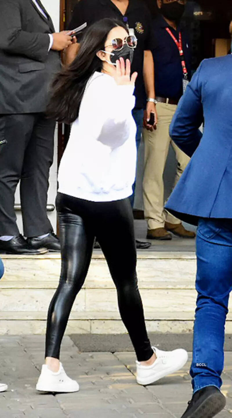 #ETimesSnapped: From Salman Khan to Katrina Kaif, paparazzi pictures of your favourite celebs