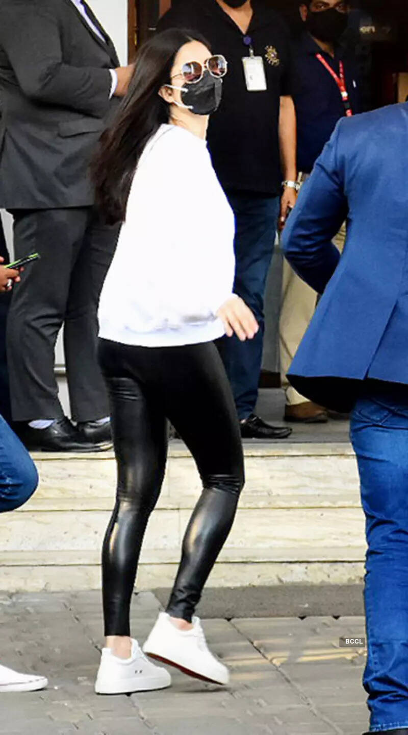 #ETimesSnapped: From Salman Khan to Katrina Kaif, paparazzi pictures of your favourite celebs