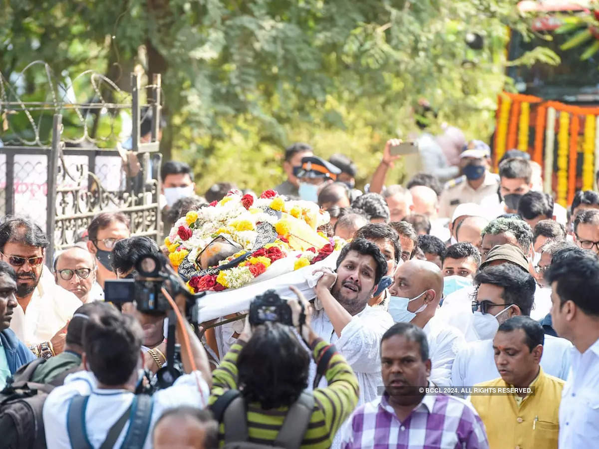 Teary-eyed pictures from India's 'Disco King' Bappi Lahiri's funeral will leave you emotional
