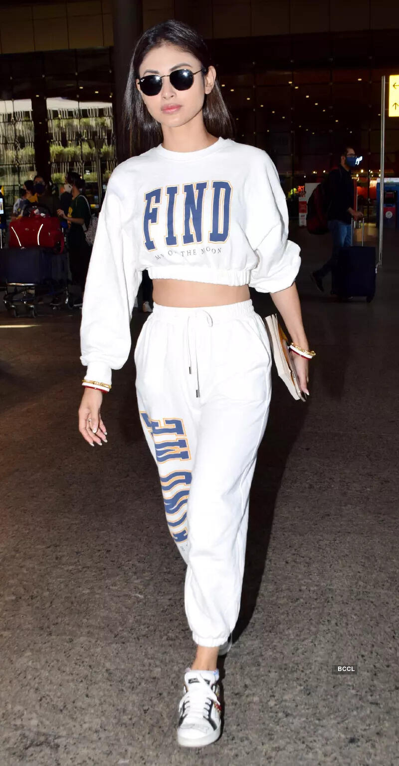 #ETimesSnapped: From Kangana Ranaut to Mouni Roy, paparazzi pictures of your favourite celebs