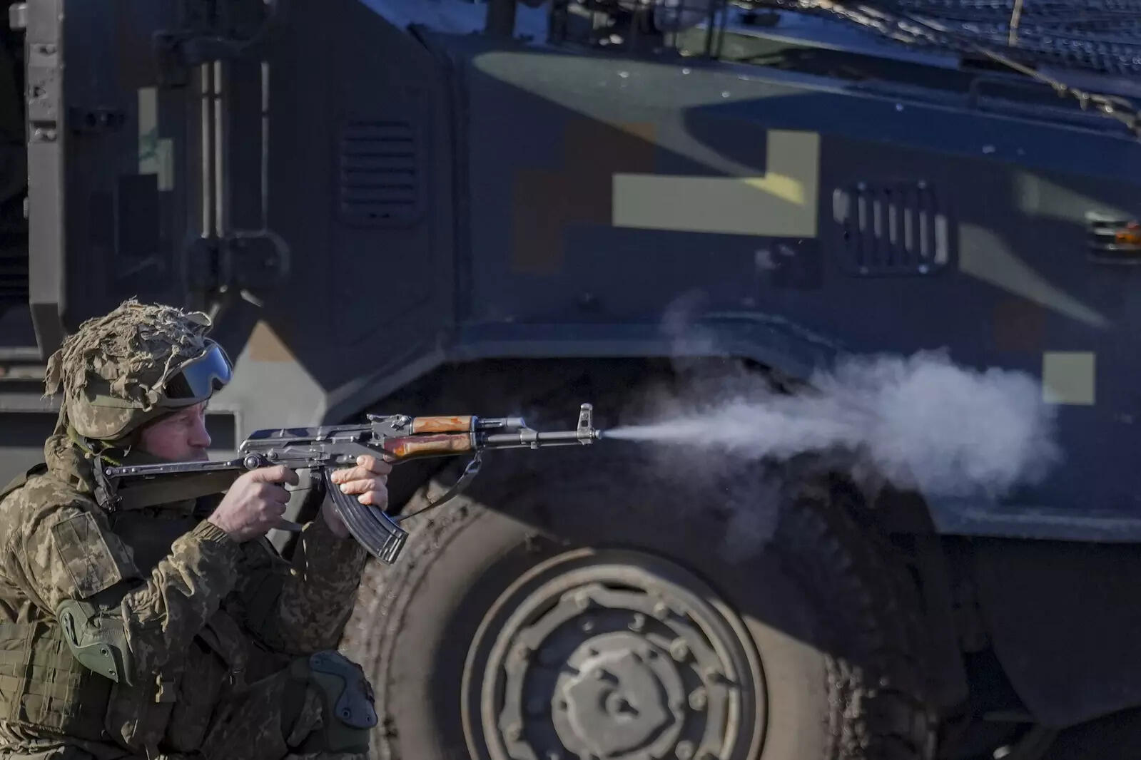 Editorial Infographic Analysis: US challenges Russia to step back from Ukraine attack