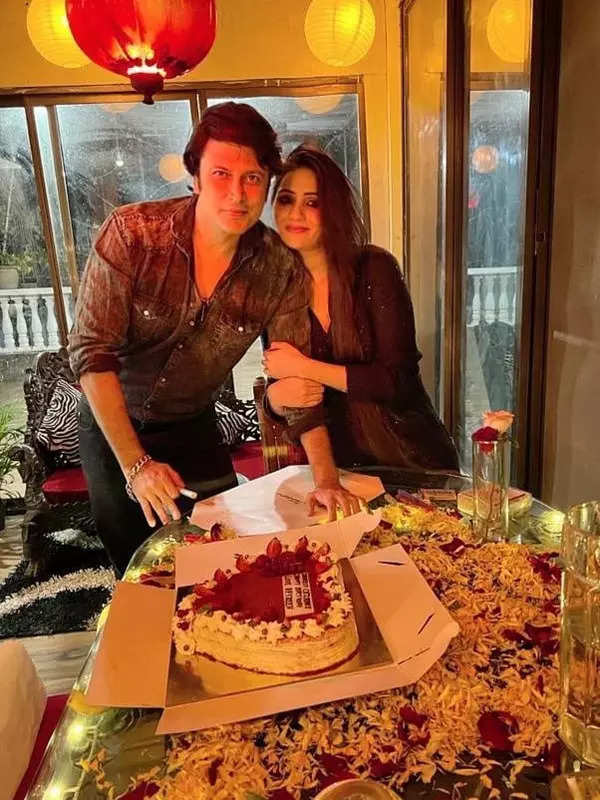 Kasautii Zindagii Kay actor Cezanne Khan all set to tie the knot with girlfriend Afsheen