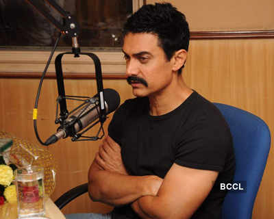 Aamir Khan visits Radio City
